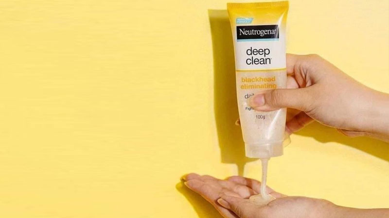 Neutrogena Deep Clean Blackhead Eliminating Daily Scrub kiểm soát dầu tốt