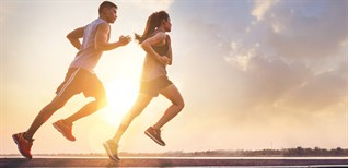 Có nên kết hợp chạy bộ với chế độ ăn uống đặc biệt để giảm cân?
