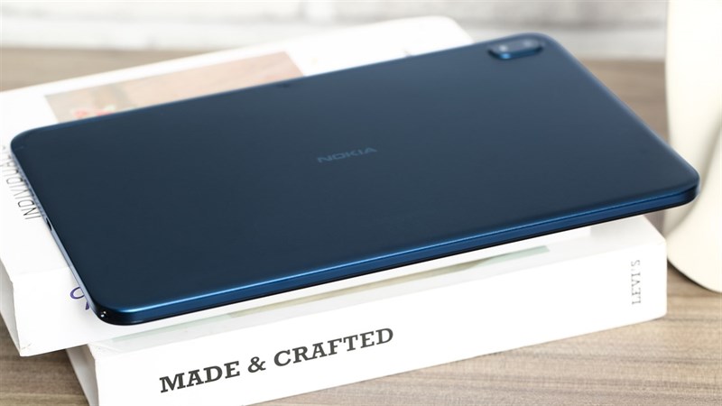 Cạnh trái của Nokia T20. Cạnh trái của Nokia T20.