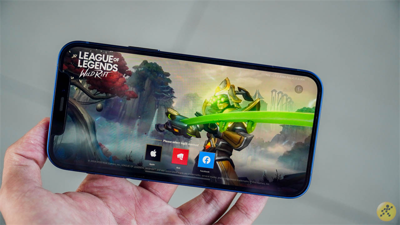 Chipset A14 Bionic chơi game thoải mái bao chiến trên iPhone 12