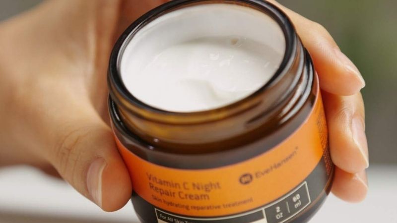 Vitamin C Night Cream For Skin Repair của Eve Hansen