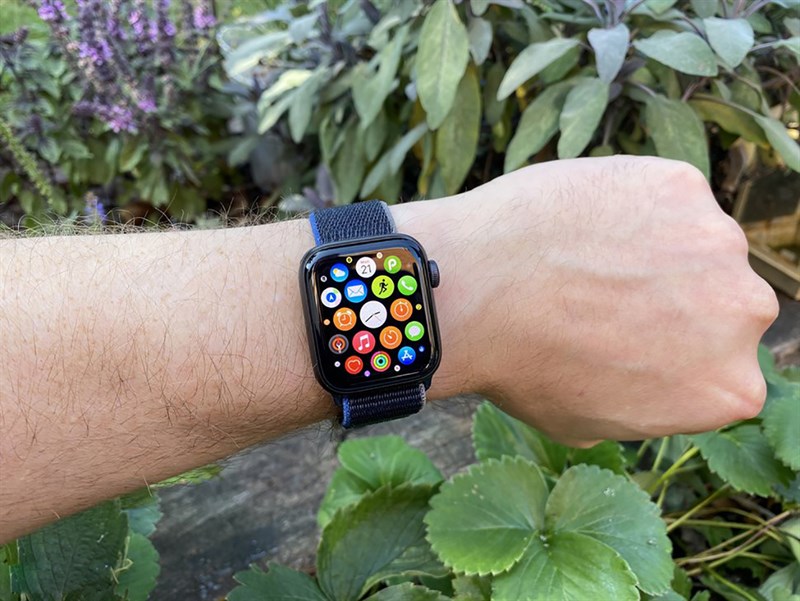 Thiết kế hiện đại trên Apple Watch SE