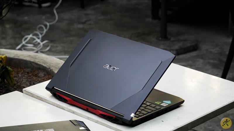 Thiết kế mạnh mẽ dậm chất gaming của Acer Nitro 5