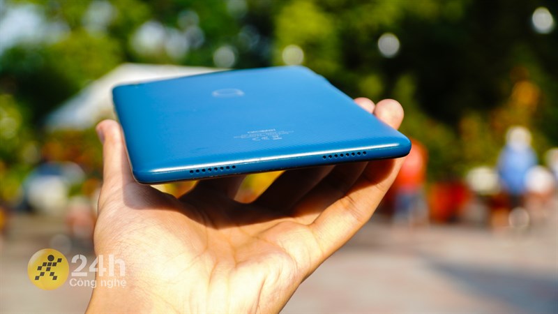 Cạnh dưới của Alcatel 3T8 Cạnh dưới của Alcatel 3T8