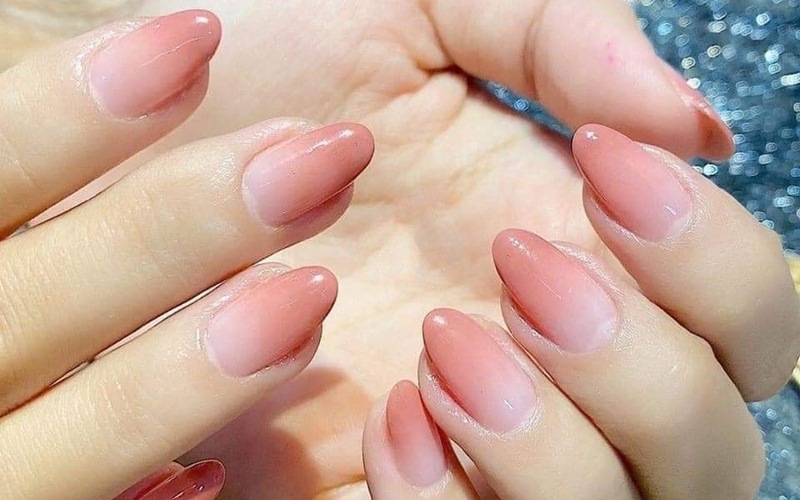 Top các mẫu nail ombre trắng hồng nhẹ nhàng, nữ tính