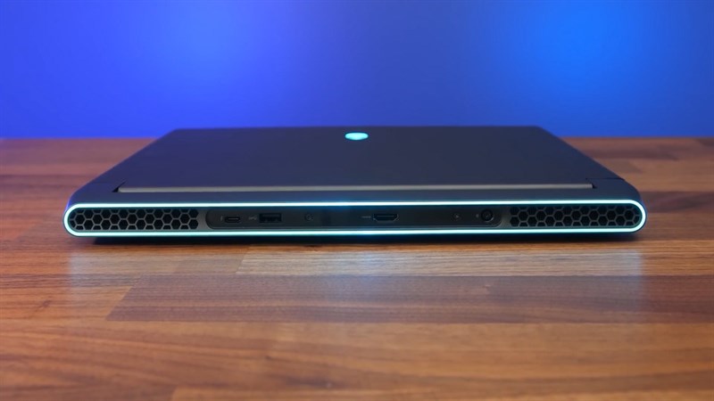 Trên tay Dell Alienware m15 R6: Nâng tầm chiến game cùng RTX 3070 Trên tay Dell Alienware m15 R6: Nâng tầm chiến game cùng RTX 3070
