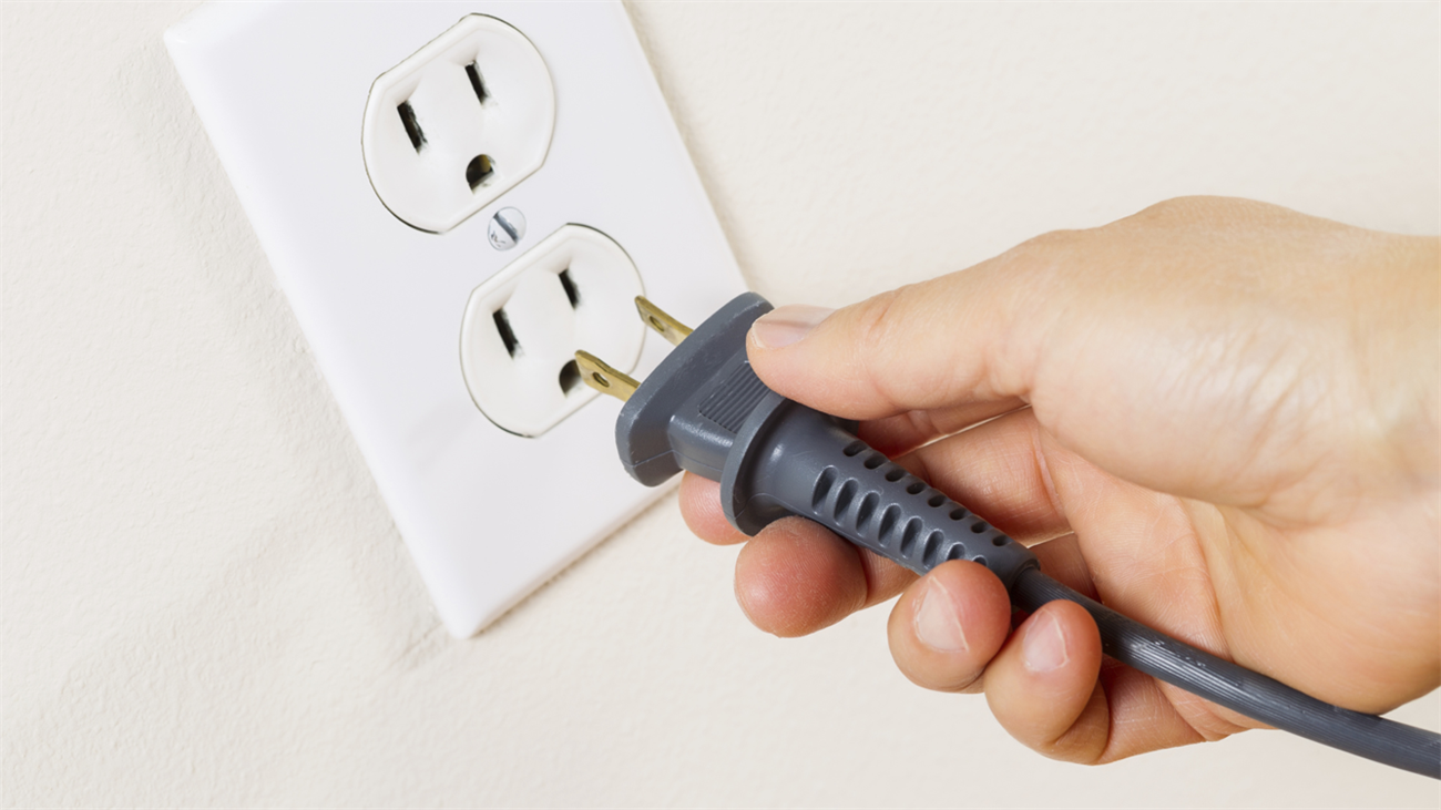 Cách sử dụng bếp từ Nagakawa an toàn, hiệu quả nhất > Đảm bảo ngắt nguồn điện của bếp khi sửa chữa