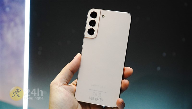 Trên tay Galaxy S22+ tại Việt Nam: Giá từ 25.99 triệu*, cấu hình khủng với Snapdragon 8 Gen 1, thiết kế cực sang
                    
                            3                    

        
        
        
            10/02