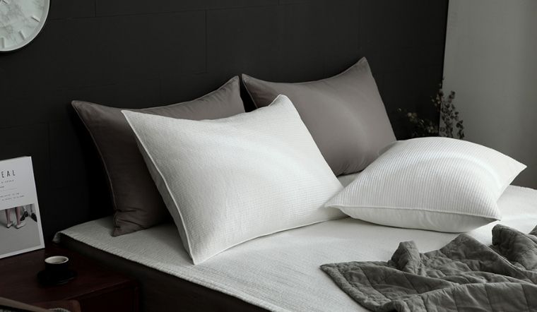 3 cách làm phồng ruột gối bị xẹp đơn giản, gối bông như mới