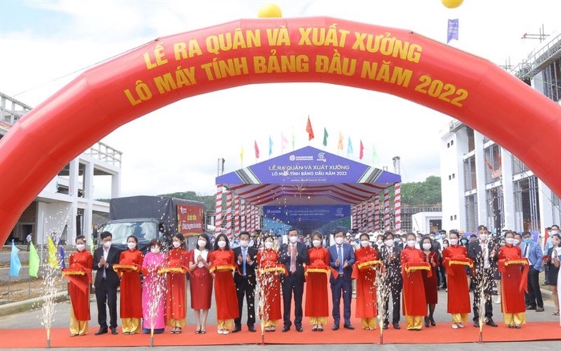 Xuất xưởng lô máy tính bảng Make in Việt Nam đầu tiên tại miền Trung