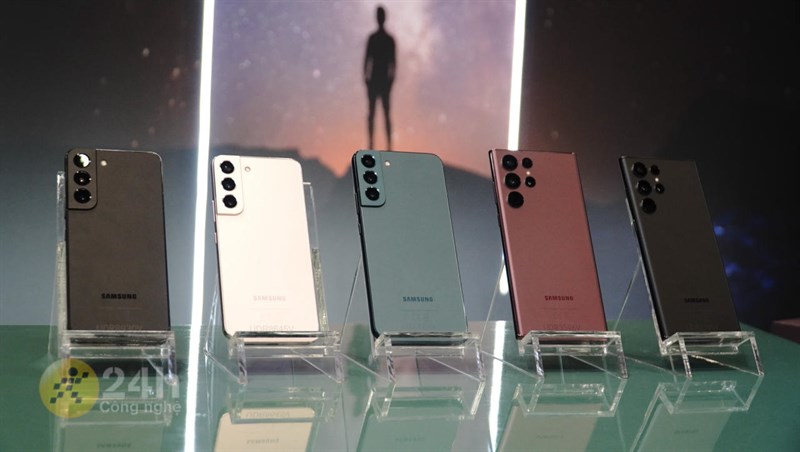 Thiết kế sang trọng cao cấp trên cả ba mẫu máy Galaxy S22, S22+ và S22 Ultra