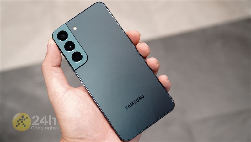 Galaxy S23 - chiếc smartphone cao cấp đến từ thương hiệu Samsung sẽ là sự lựa chọn tuyệt vời cho những ai yêu thích công nghệ. Được trang bị nhiều tính năng ấn tượng như màn hình Super AMOLED, camera đa chế độ và hiệu suất khủng, Galaxy S23 mang đến một trải nghiệm di động vượt trội.