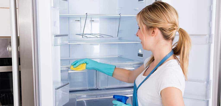 Hướng dẫn cách vệ sinh tủ lạnh bị mốc dễ dàng