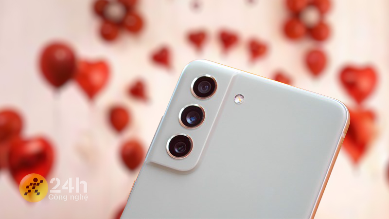 Cụm 3 camera sau trên Galaxy S21 FE