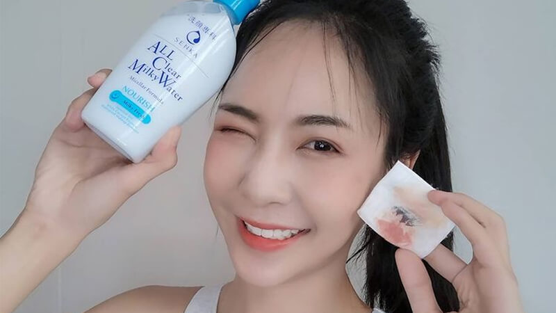 Cách sử dụng nước tẩy trang Senka Milky Fresh