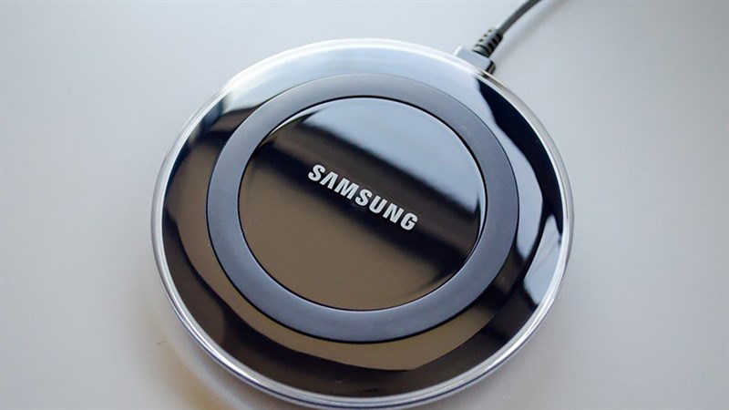 Sạc không dây từ xa sẽ được giám sát khi hoạt động Sạc không dây từ xa sẽ được giám sát khi hoạt động