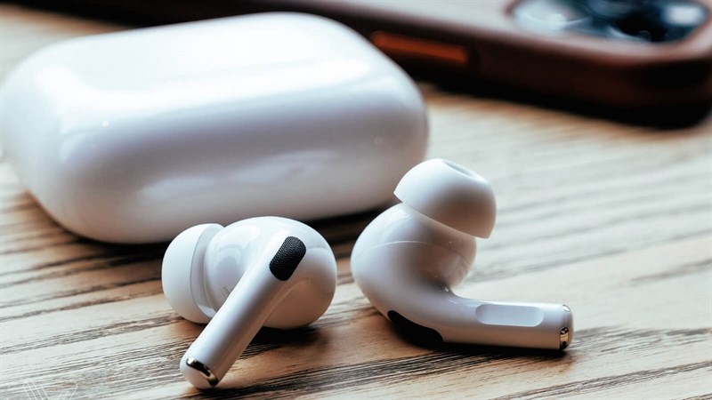 Tai nghe Bluetooth AirPods Pro MagSafe Charge Apple MLWK3