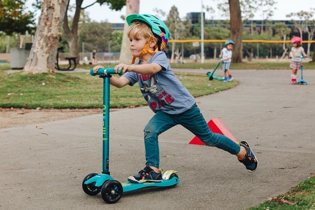 Cách bẻ lái kiểu nghiêng Lean To Steer