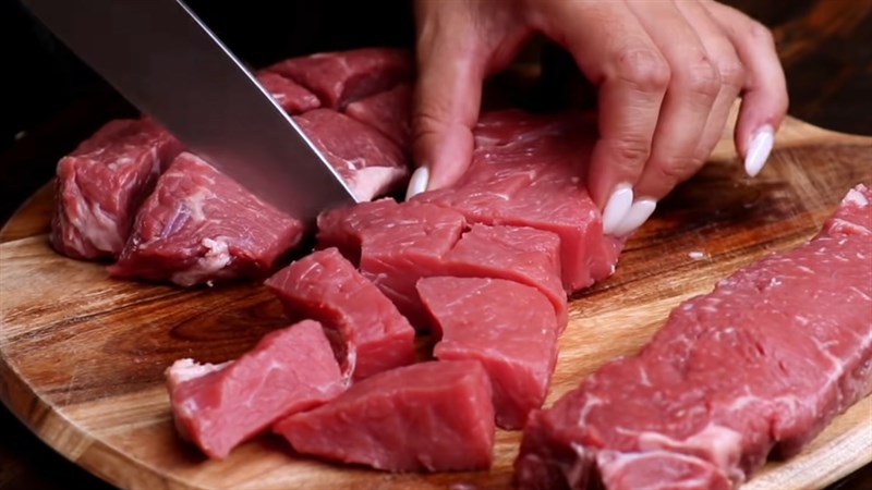 Slice the beef into bite-sized pieces