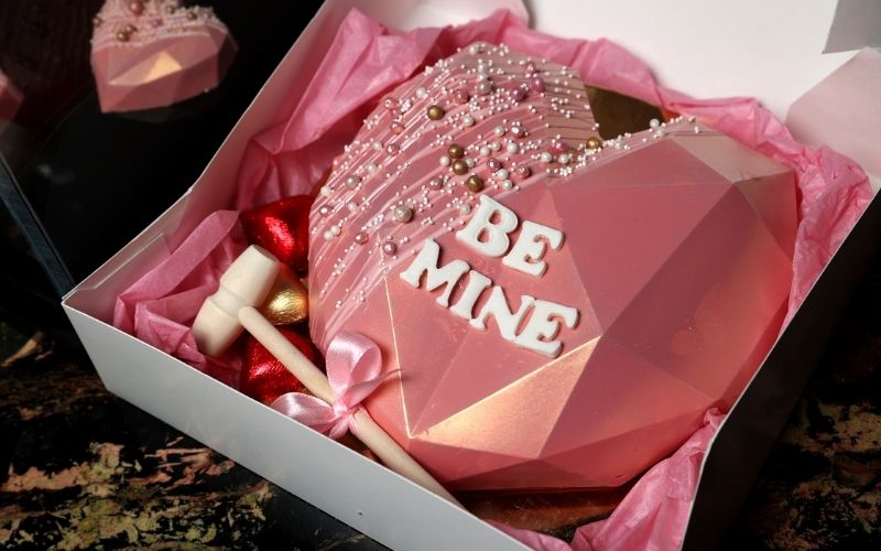 Hộp chocolate valentine dạng smash heart