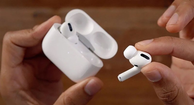 Giá AirPods Pro hiện tại đang quá tốt, nhanh tay sắm ngay một 'em' nào