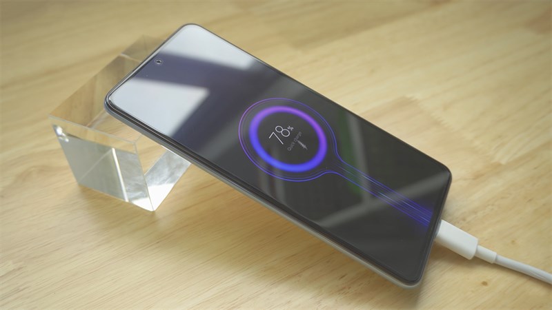 Xiaomi Redmi K50 có viên pin 4.500 mAh và sạc nhanh 67 W