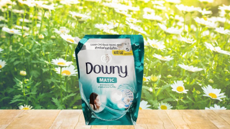 Nước giặt Downy Matic khử mùi ẩm mốc