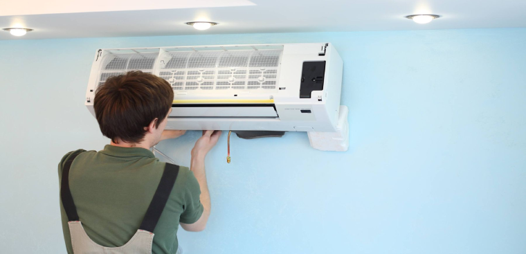Hướng dẫn cách tháo máy lạnh toshiba để vệ sinh đơn giản và hiệu quả