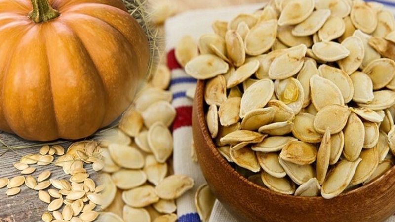 Ăn hạt bí ngô có thể giúp giải quyết tình trạng thiếu hụt chất dinh dưỡng và có thể bảo vệ chống lại các vấn đề sức khỏe khác nhau