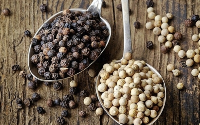 Giá tiêu thế giới