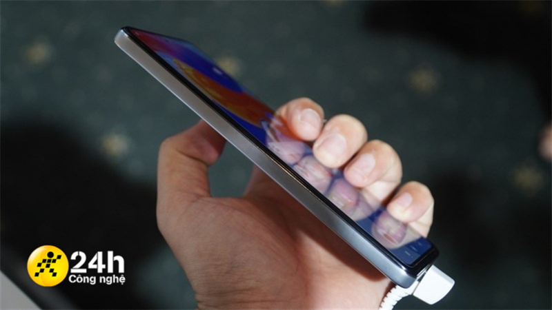 Redmi Note 11 Pro với phần khung viền máy vuông vức