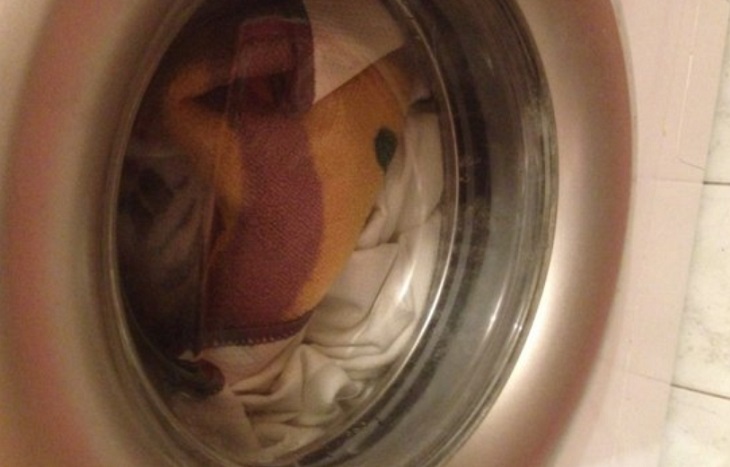 Máy giặt chỉ giặt được thảm có kích thước nhỏ