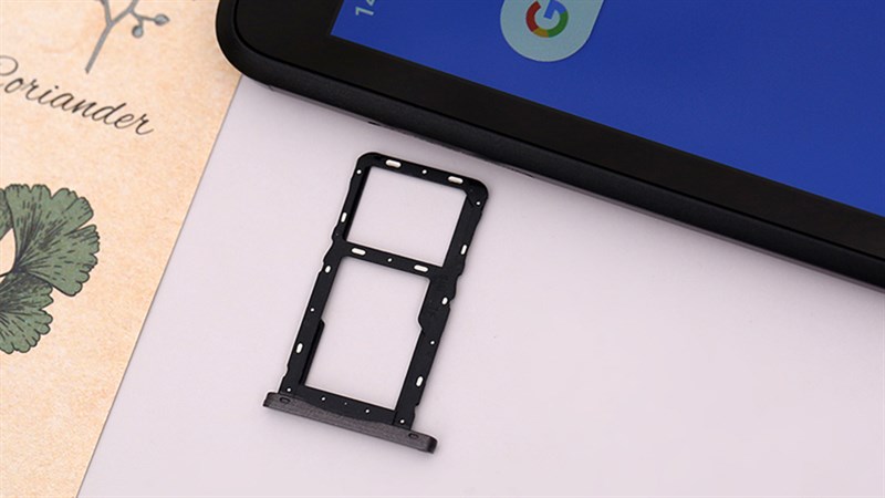 Bạn vẫn có thể nghe gọi như một chiếc điện thoại thông thường với Lenovo Tab M8