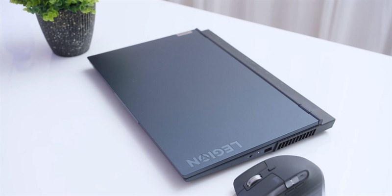 Lenovo Legion 5 15ITH6 được cung cấp năng lượng bởi viên pin có dung lượng 60 Wh