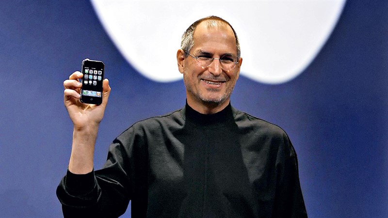 Steve Jobs giới thiệu điện thoại iPhone
