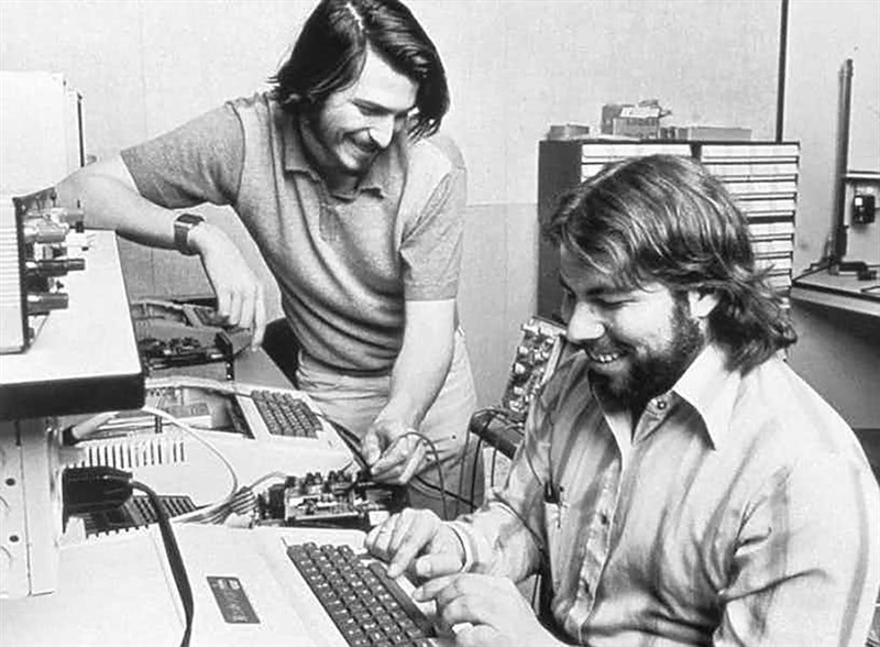 Steve chơi rất thân với đồng sáng lập Apple sau này - Steve Wozniak khi còn nhỏ