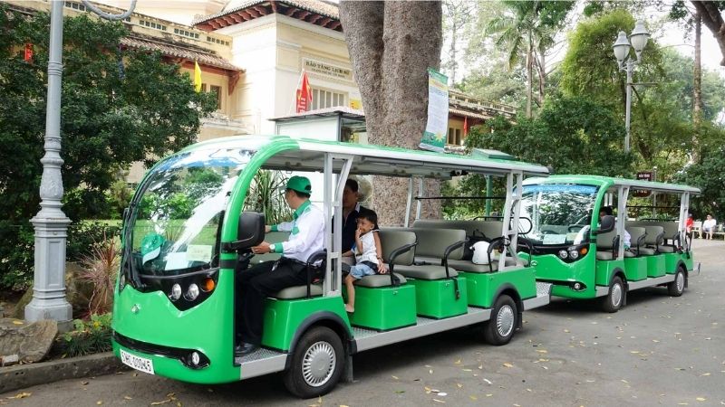 Di chuyển bằng xe bus tuyến D1 đến Thảo Cầm Viên