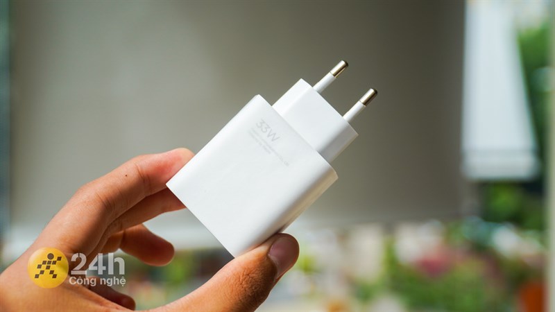 Cả Redmi Note 11S và Redmi Note 10S đều được Xiaomi tặng kèm sạc nhanh 33 W trong hộp. Cả Redmi Note 11S và Redmi Note 10S đều được Xiaomi tặng kèm sạc nhanh 33 W trong hộp.