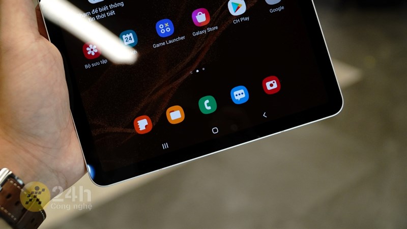 Galaxy Tab S8 có thiết kế vuông vức và sang trọng
