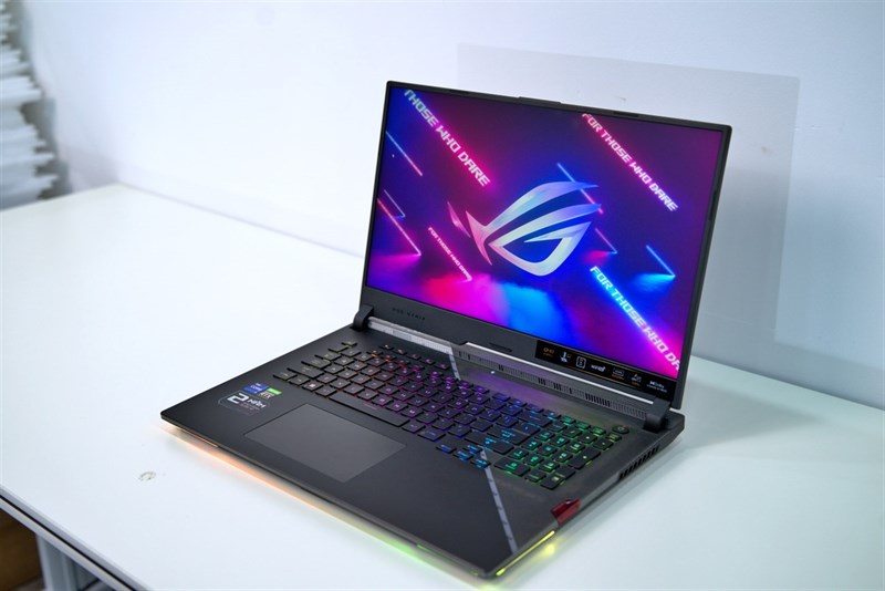 ROG Strix SCAR 17 mang đến cho người dùng một hiệu năng cực khủng, mang đến trải nghiệm chơi game tuyệt vời nhất. Nguồn: ASUS.