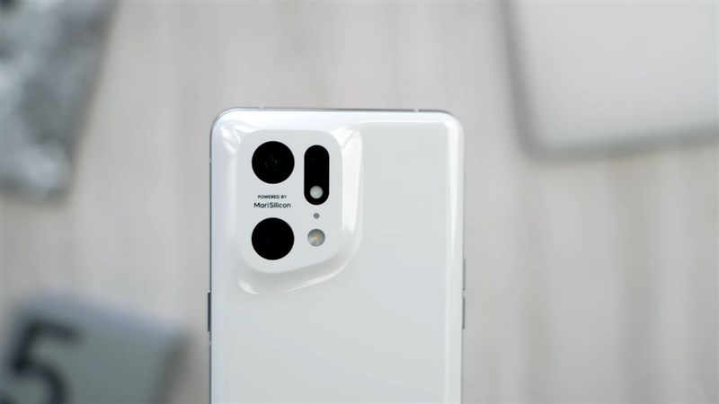 Cận cảnh cụm camera sau của OPPO Find X5 Pro. Nguồn: Karl Conrad.