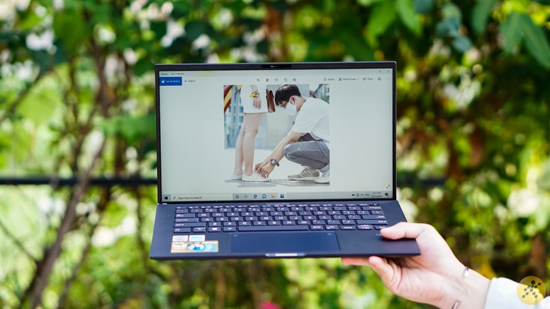 ASUS ExpertBook không chỉ dành cho nhân viên văn phòng đâu nhé! ASUS ExpertBook không chỉ dành cho nhân viên văn phòng đâu nhé!