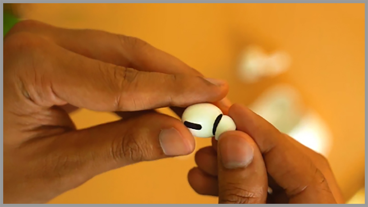 Hướng dẫn vệ sinh nút tai nghe AirPods Pro Hướng dẫn vệ sinh nút tai nghe AirPods Pro