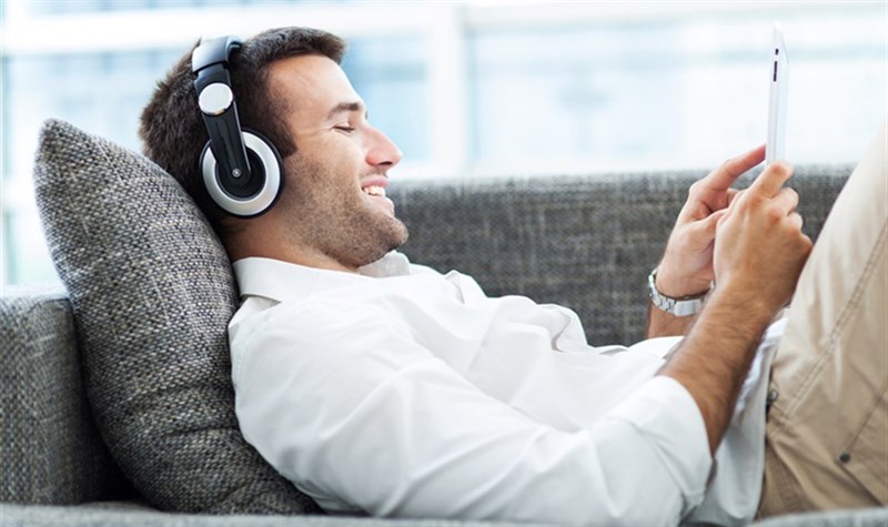 Tai nghe không dây giúp người dùng thoải mái hơn. (Nguồn: Hawlkerbarnyc)