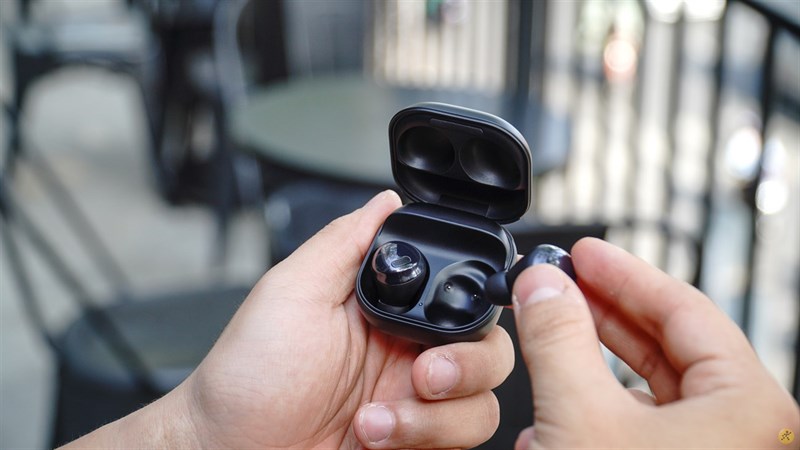 Galaxy Buds Pro sở hữu thiết kế hạt đậu với phong cách in-ear