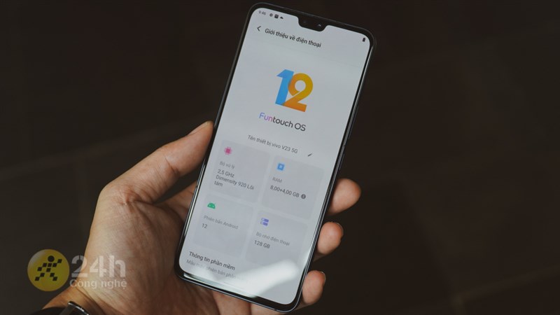Màn hình lớn với độ phân giải 90 Hz cho trải nghiệm hình ảnh mượt mà nịnh mắt.
