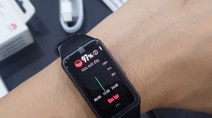 Tổng hợp cách đo nồng độ oxy trong máu (SpO2) trên smartwatch > Đọc kết quả SpO2 hiển thị, bạn có thể nhấn nút Đo lại tùy theo nhu cầu.
