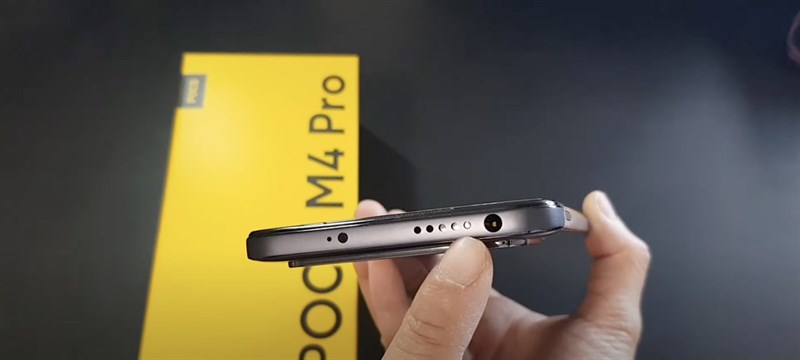 Cạnh trên POCO M4 Pro Cạnh trên POCO M4 Pro