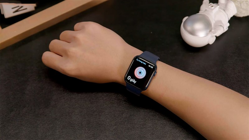 Apple Watch S6 40mm cập nhật mức giá mới, 9.49 triệu đã có thể sở hữu