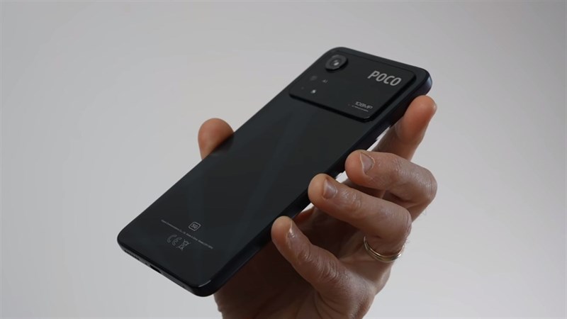 POCO X4 Pro 5G thiết kế